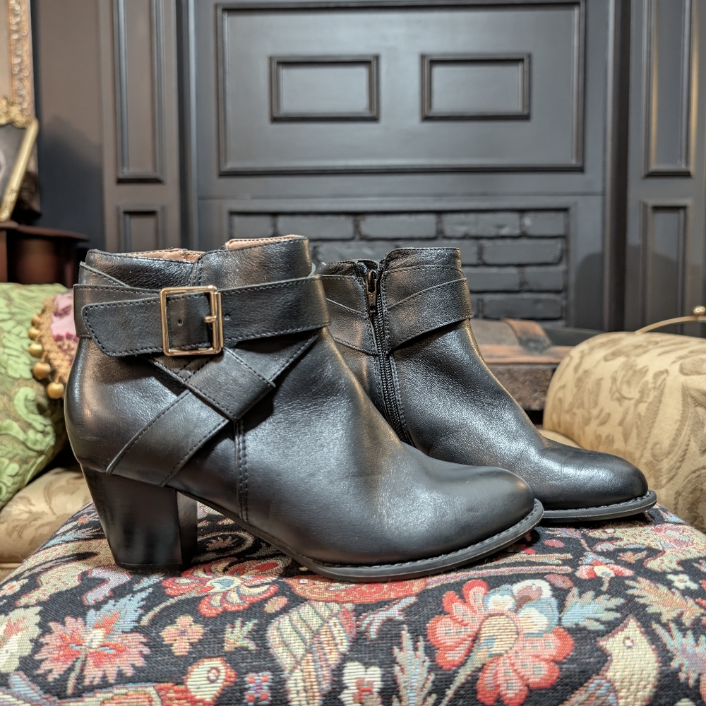 Vionic Black Leather Ankle Boots Size 6 Comfort Heel